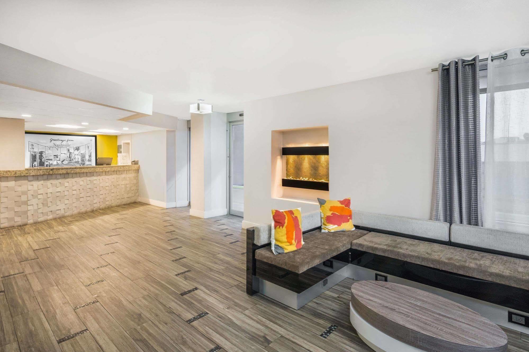 Super 8 By Wyndham Nashville Downtown Ngoại thất bức ảnh