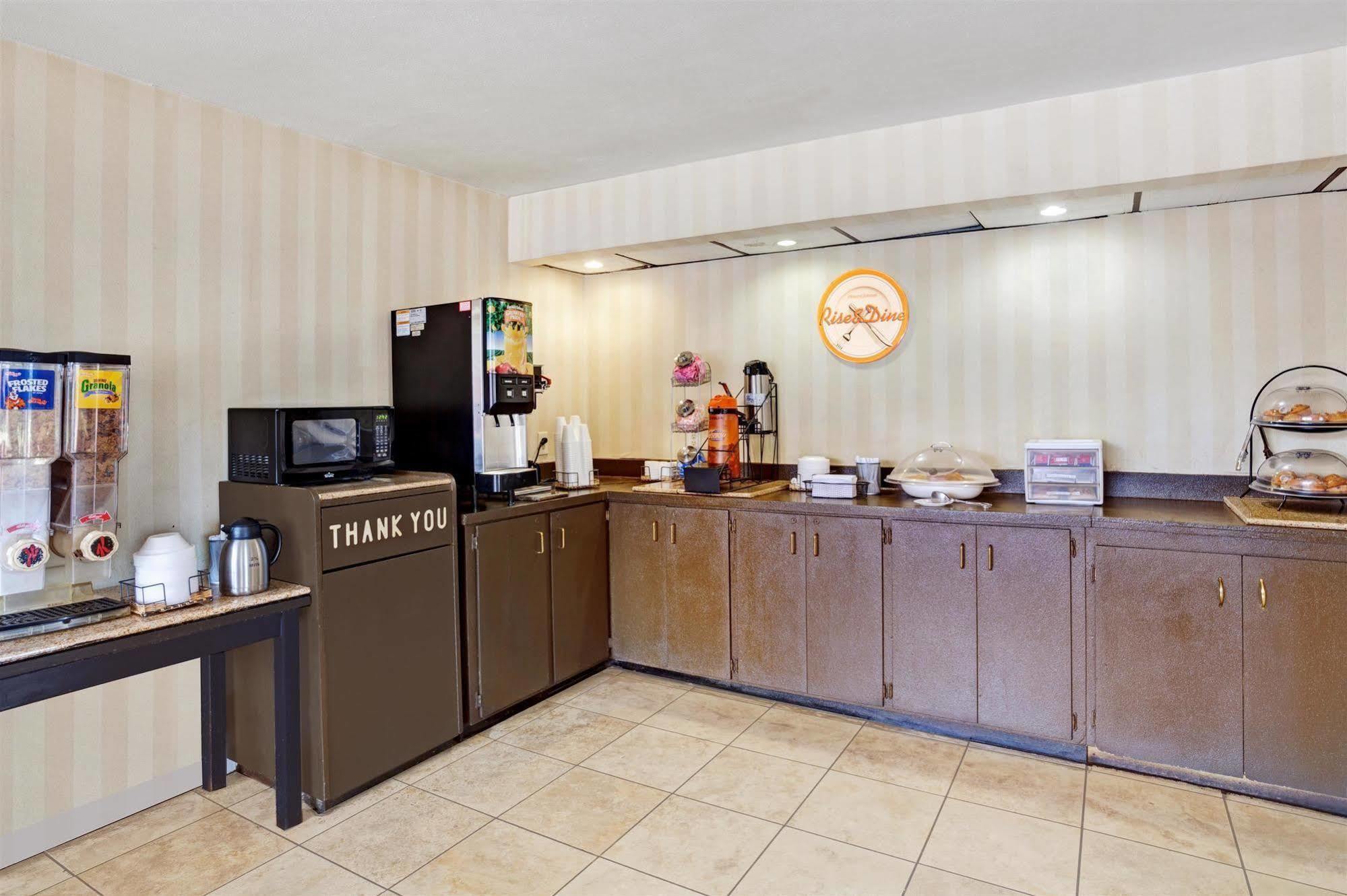 Super 8 By Wyndham Nashville Downtown Ngoại thất bức ảnh